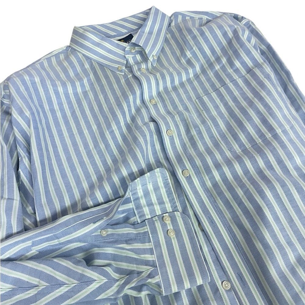 Stafford travel size 30 Blue Striped Men's Shirt like new